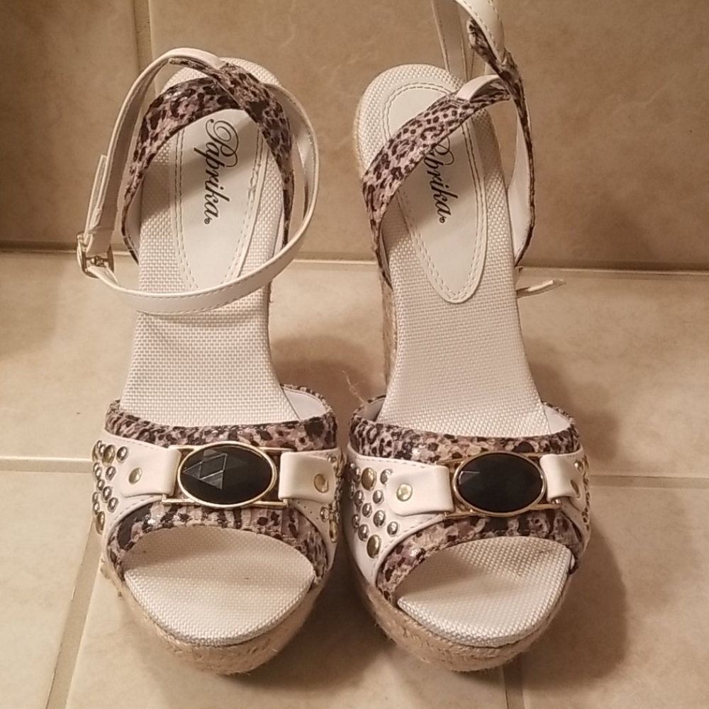 Shoes - Picture 2 of 3